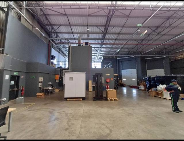 INDUSTRIAL PROPERTY TO RENT IN LOUWLARDIA